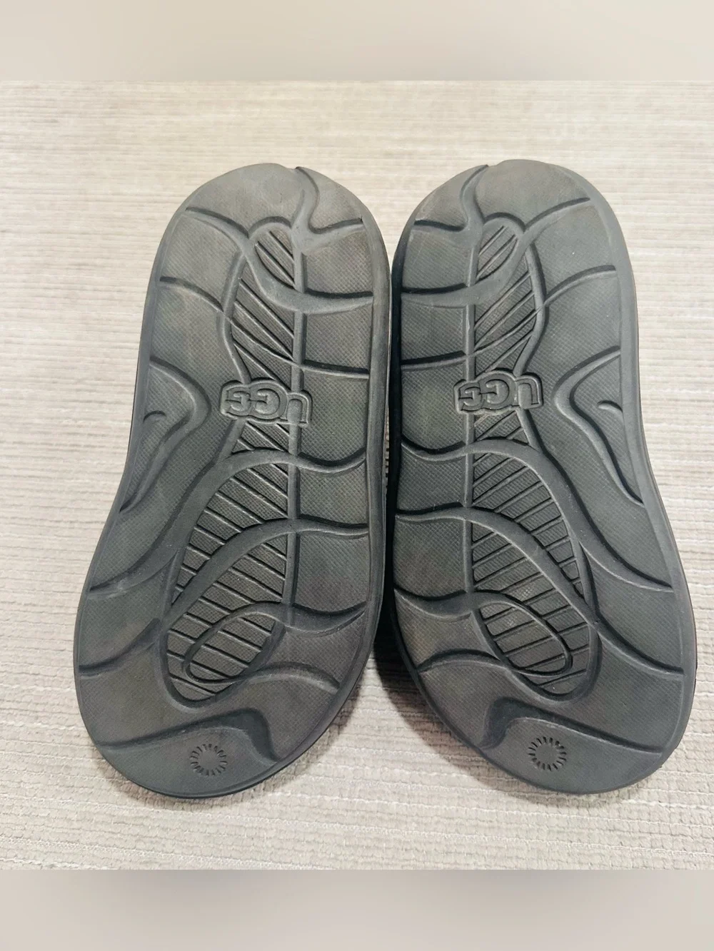 UGG Kids Sport Yeah Clog Slide Sandals Black Foam Size US 2K / EU 33.5